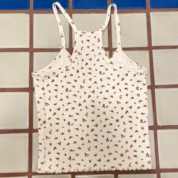 Sky and Sparrow Floral Tank - Picture 2 of 3